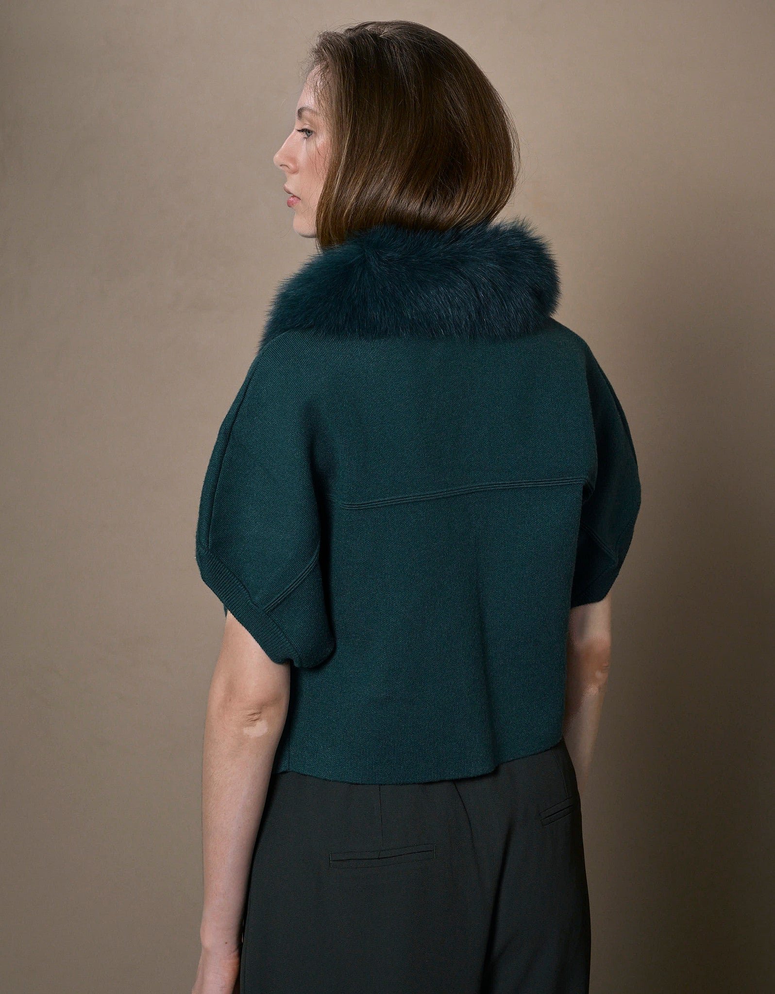 CASACO FOX MADRE REINA TRICOT COM PELE VERDE FLORESTA